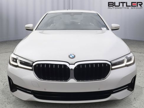 Used 2023 BMW 530i w/ Convenience Package RWD image 2
