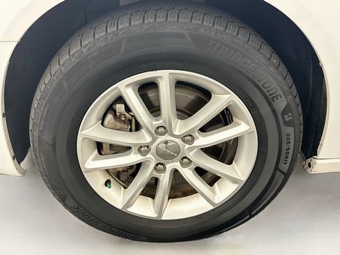 Used 2013 Dodge Grand Caravan SXT w/ Rear Park Assist Pkg FWD image 11
