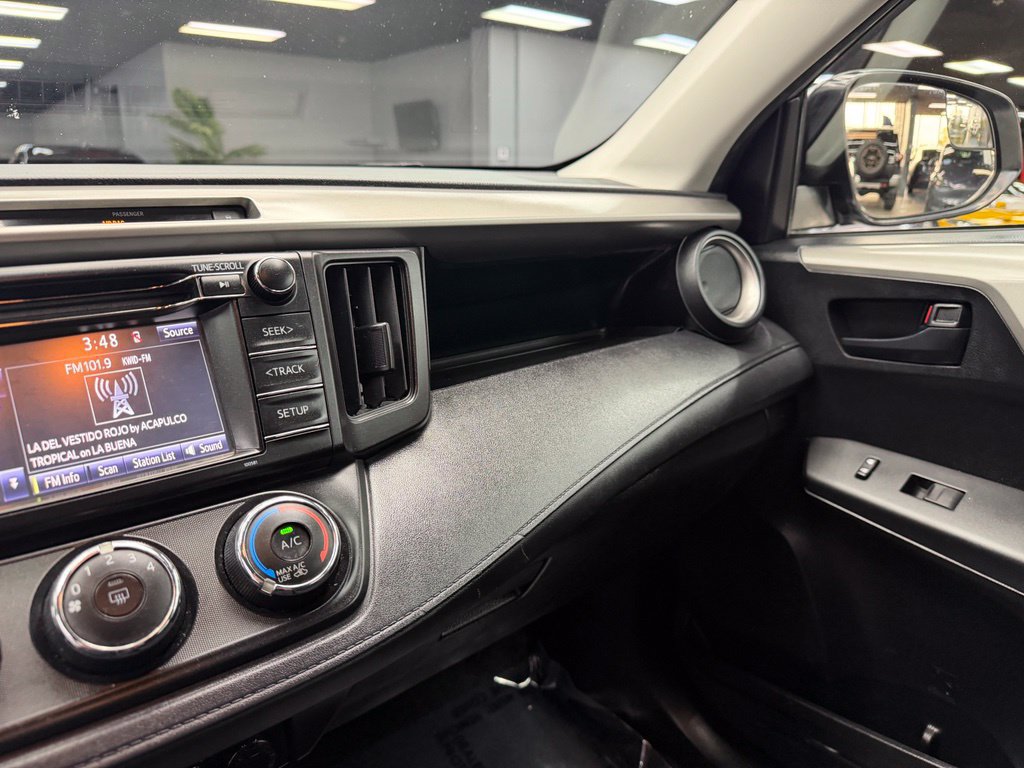 Used 2016 Toyota RAV4 LE FWD image 27