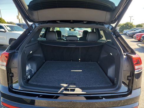 Used 2025 Volkswagen Atlas Cross Sport SE image 11