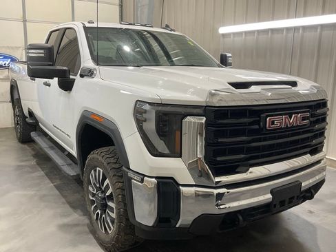Used 2024 GMC Sierra 3500 Pro w/ Convenience Package AWD/4WD image 2