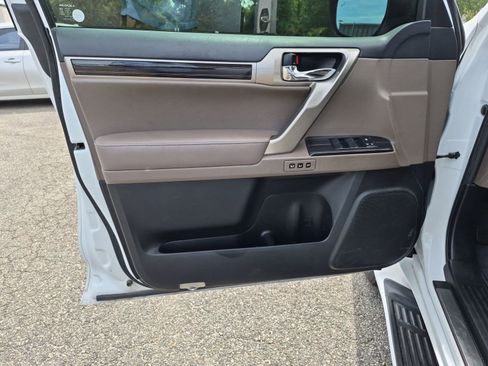 Used 2020 Lexus GX 460 Premium w/ Premium Package AWD/4WD image 23