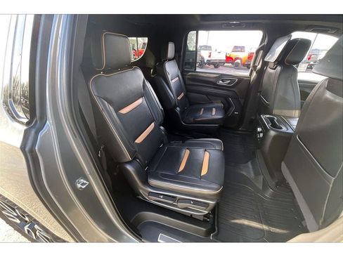 Used 2022 GMC Yukon XL AT4 w/ AT4 Premium Plus Package image 29