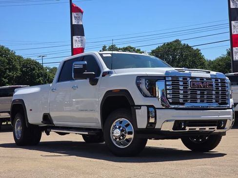 New 2026 GMC Sierra 3500 Denali w/ Denali Reserve Package AWD/4WD image 2
