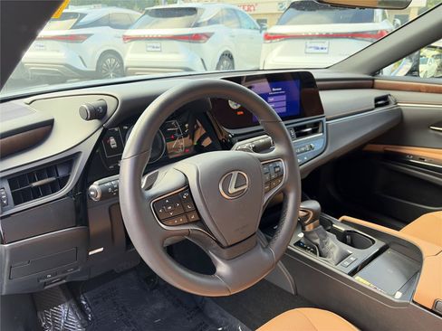 Certified 2025 Lexus ES 300h w/ Premium Package FWD image 18