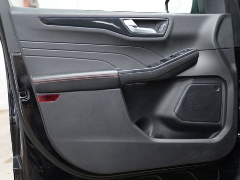 Used 2025 Ford Escape ST-Line image 17