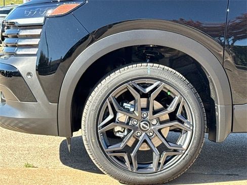 New 2026 Nissan Kicks SR w/ SR Premium Package image 6