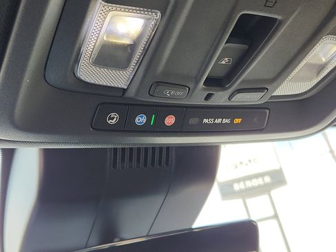 Used 2023 GMC Sierra 1500 AT4 w/ Technology Package image 18