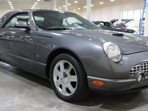 Used 2003 Ford Thunderbird RWD image 2