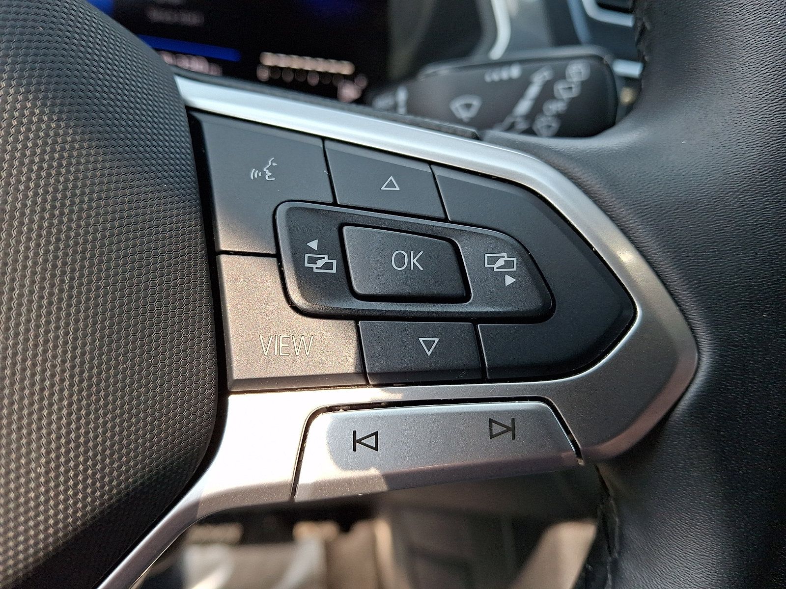 Used 2024 Volkswagen Tiguan Wolfsburg Edition FWD image 22
