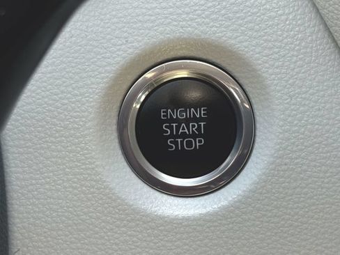Used 2023 Toyota Corolla SE FWD image 17
