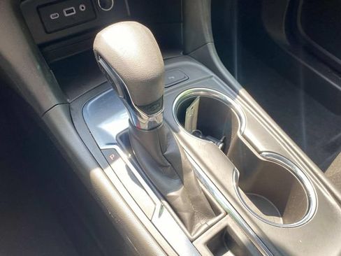Used 2023 Chevrolet Equinox LT FWD image 28