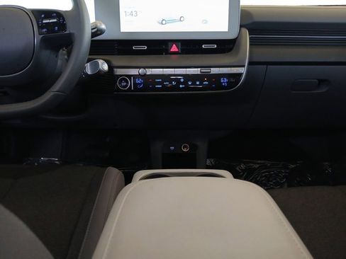 Used 2024 Hyundai Ioniq 5 SE RWD image 11