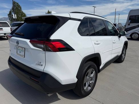 Used 2024 Toyota RAV4 LE AWD/4WD image 3