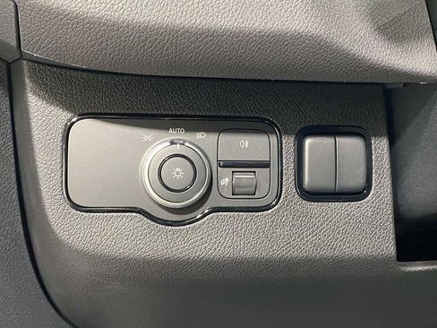 Used 2025 Mercedes-Benz Sprinter 2500 image 21