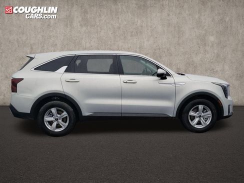 New 2026 Kia Sorento LX FWD image 9