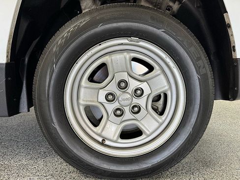 Used 2017 Jeep Patriot Sport FWD image 25