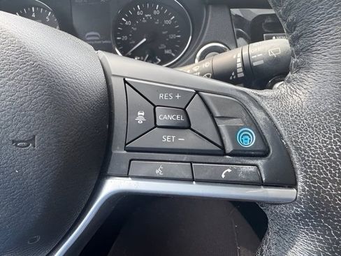 Used 2019 Nissan Rogue SV w/ Premium Package AWD/4WD image 21