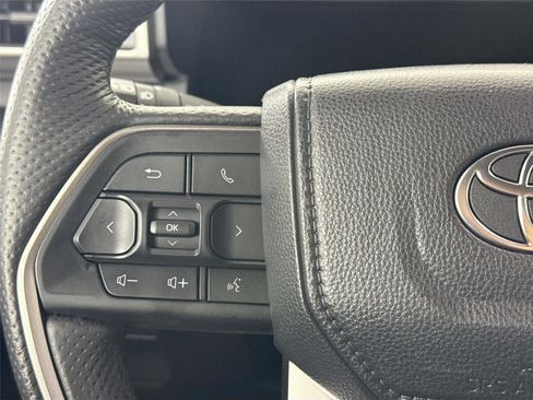 Used 2024 Toyota Tacoma TRD Off-Road image 18