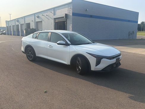 Used 2025 Kia K4 FWD image 9