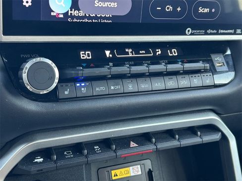 Used 2023 Toyota Sequoia Platinum image 41