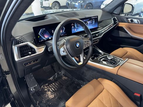 Used 2024 BMW X7 xDrive40i w/ Premium Package AWD/4WD image 22