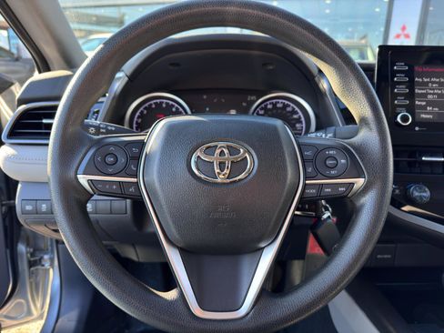 Used 2022 Toyota Camry LE image 18