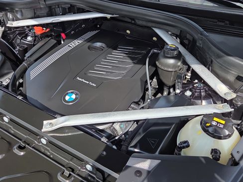 Used 2019 BMW X5 xDrive40i w/ Premium Package 2 image 18