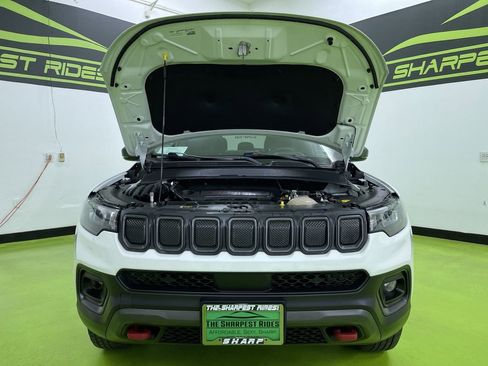 Used 2022 Jeep Compass Trailhawk image 4