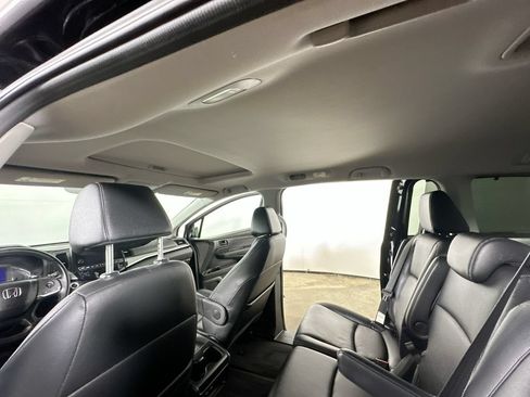Used 2024 Honda Odyssey EX-L image 13