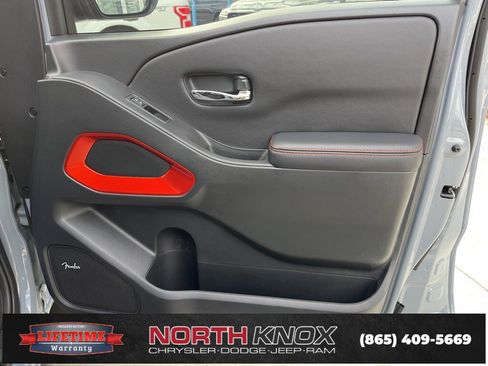 Used 2025 Nissan Frontier PRO-4X w/ Pro Premium Package image 29