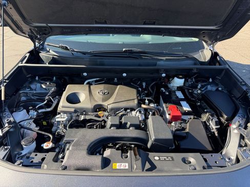 Used 2025 Toyota RAV4 XLE image 32