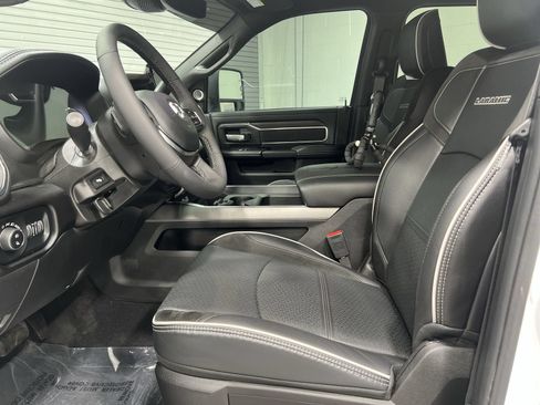 Used 2025 RAM 2500 Laramie AWD/4WD image 11