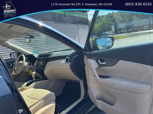 Used 2015 Nissan Rogue S image 11