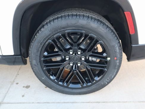 New 2026 Jeep Grand Wagoneer L Limited image 21