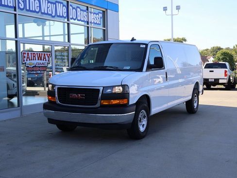 New 2025 Chevrolet Express 3500 Extended w/ Driver Convenience Package RWD image 6