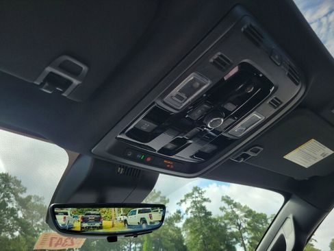 New 2026 GMC Yukon Denali w/ Denali Reserve Package RWD image 26