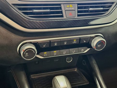 Used 2023 Nissan Altima 2.5 SR w/ SR Premium Package FWD image 24