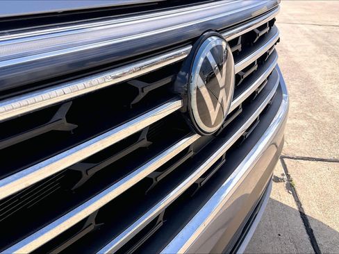 Used 2024 Volkswagen Atlas SE image 31