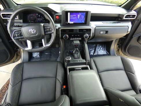 Used 2025 Toyota Tacoma TRD Off-Road image 26