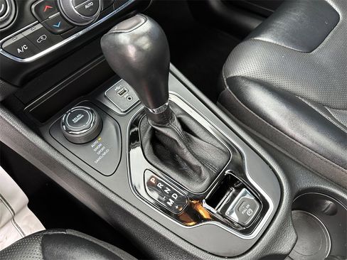 Used 2023 Jeep Cherokee Altitude Lux w/ Lux Elite Package image 28