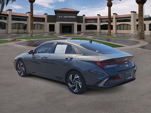 Used 2025 Hyundai Elantra Limited w/ Cargo Package FWD image 6