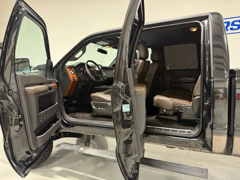Used 2015 Ford F250 King Ranch w/ FX4 Off-Road Package AWD/4WD image 14