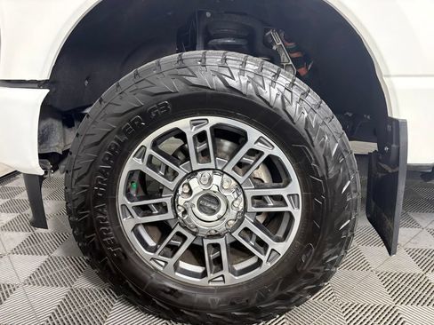 Used 2025 Ford F350 Platinum w/ Platinum Plus Package AWD/4WD image 10