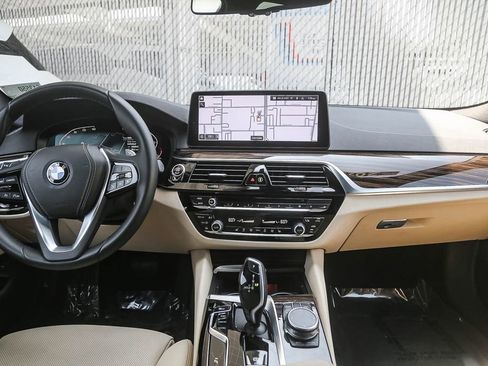 Certified 2023 BMW 530i w/ Convenience Package RWD image 9