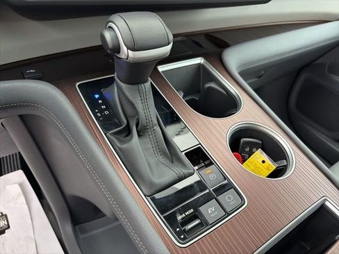 Used 2024 Toyota Sienna XLE image 20