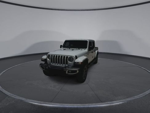 Used 2022 Jeep Gladiator Overland AWD/4WD image 4