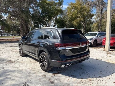 Used 2025 Volkswagen Atlas SEL Premium R-Line image 3