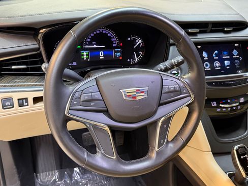 Used 2019 Cadillac XT5 FWD image 14