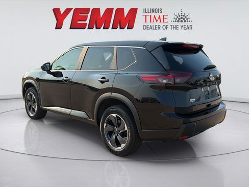 Used 2024 Nissan Rogue SV AWD/4WD image 9